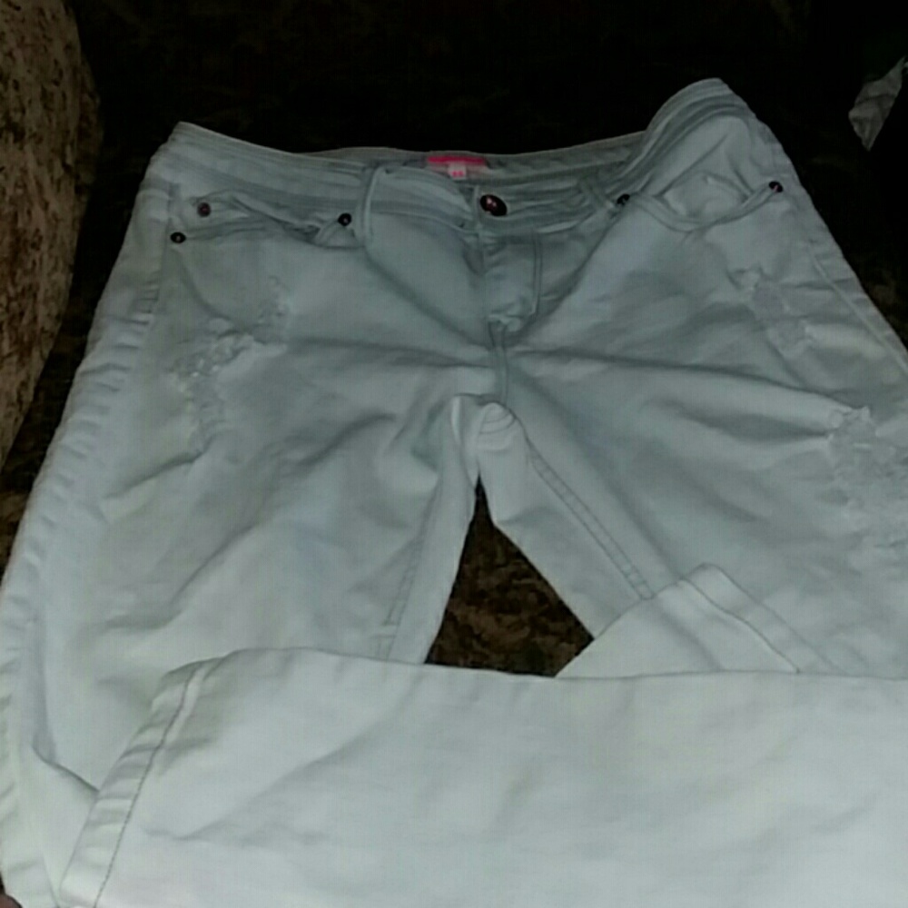 White ripped jeans! Willing to trade or go lower.